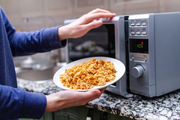 bahaya memanaskan makanan, akrilamida makanan, tips memanaskan makanan, makanan sisa aman dikonsumsi, nutrimax indonesia, ibu muda sehat, cara menyimpan makanan, parenting sehat, makanan microwave aman, pola makan keluarga
